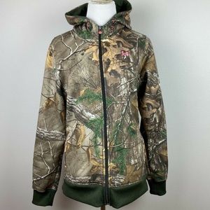 Under Armor Realtree Camo Sweatshirt. Great condition.